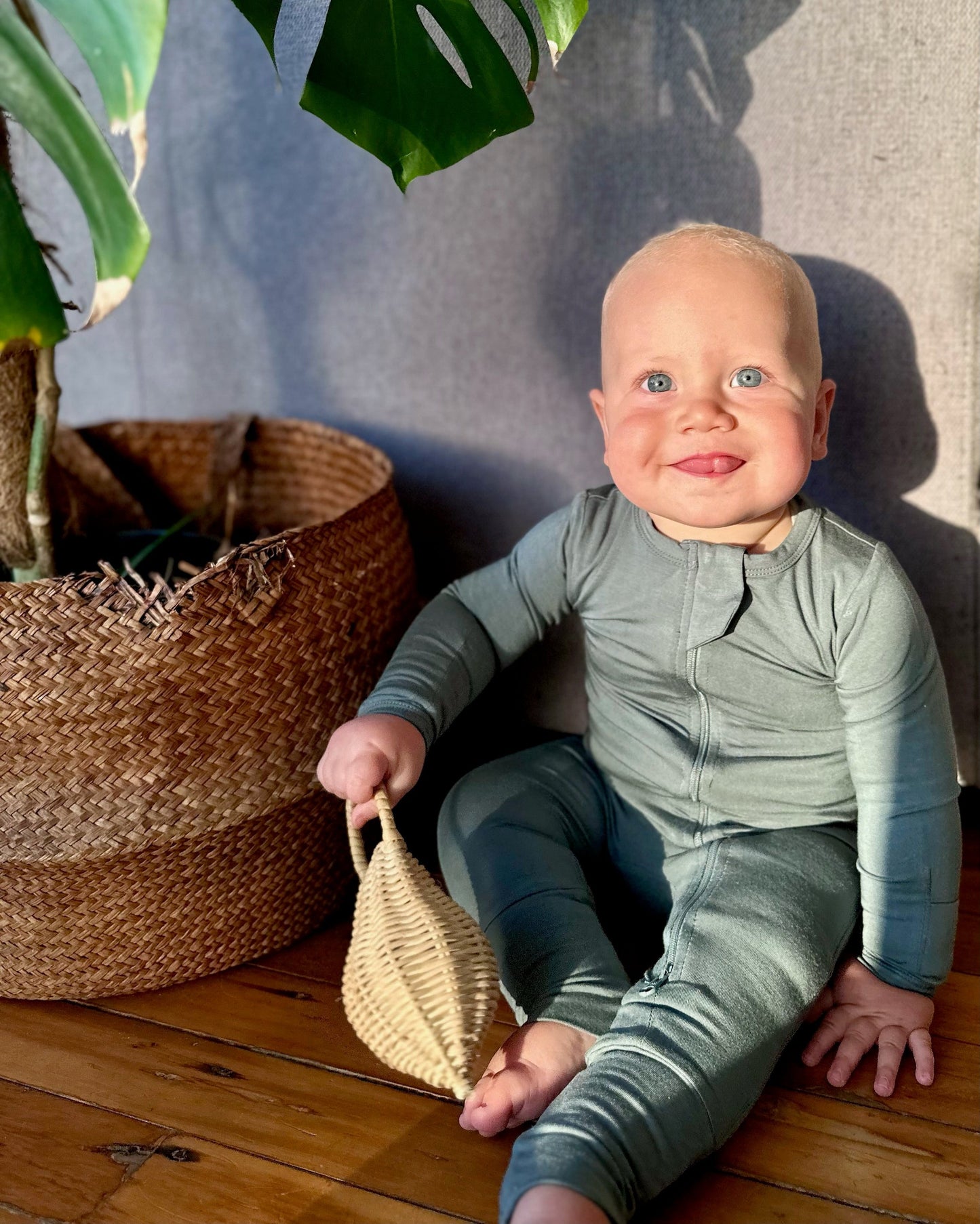 Bamboo Long-Sleeve Growsuit (Dusky Blue)