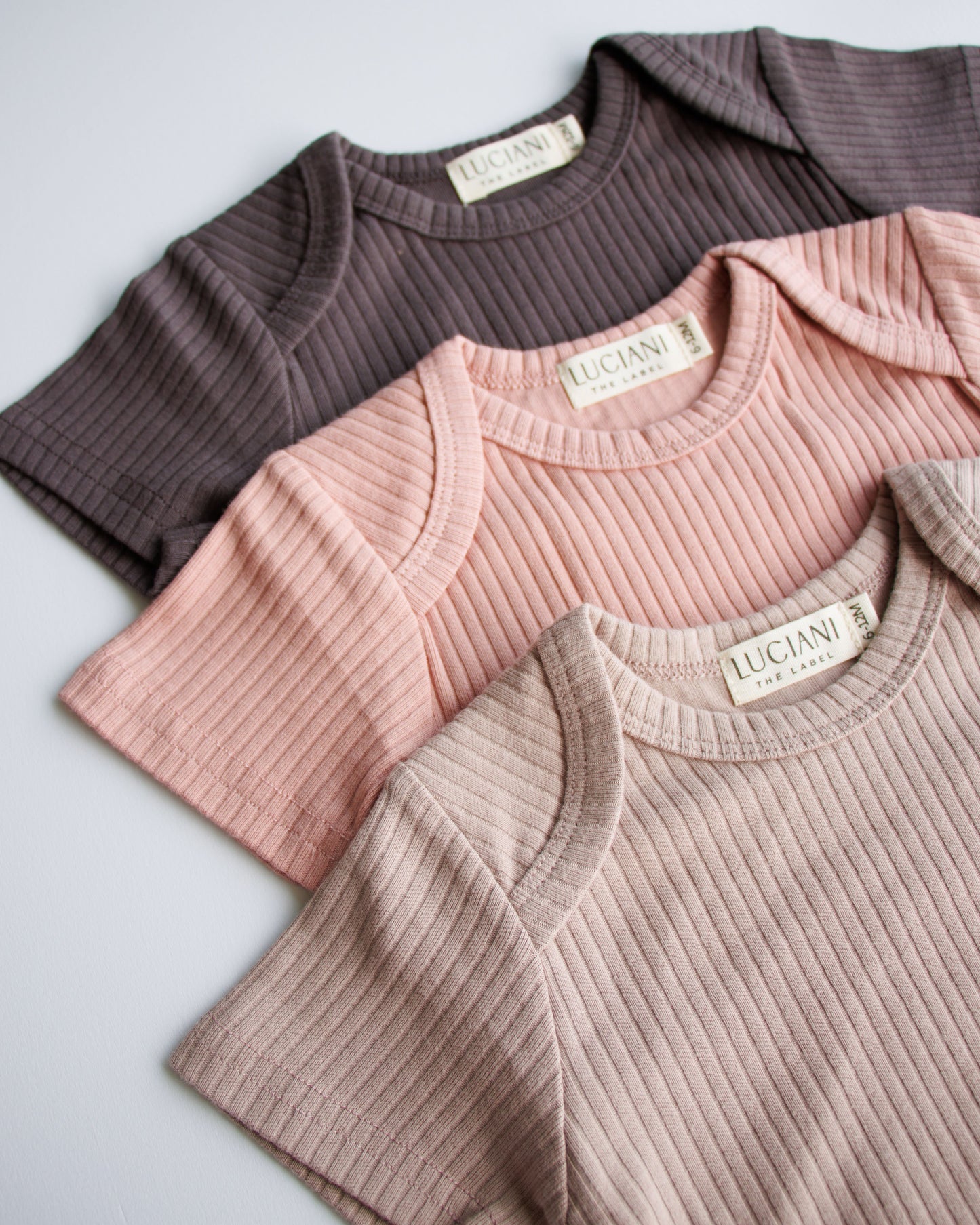 Organic Ribbed Cotton Short-Sleeved Bodysuit (Charcoal)